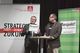 Bertin Eichler, IG Metall, und Thomas Wark, ZDF-Sportjournalist, stellen die Initiative Respekt vor