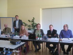 Verhandlungskommission der IG Metall (Mitte: Sabine Zach) Verhandlungskommission der IG Metall (Mitte: Sabine Zach)