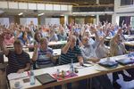 Mitglieder der Großen Tarifkommission stimmen ab Mitglieder der Großen Tarifkommission stimmen ab