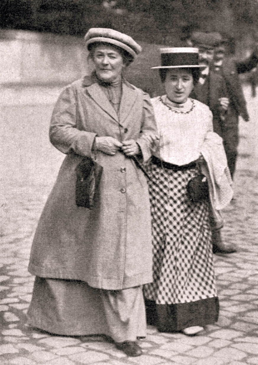 Clara Zetkin (links) mit Rosa Luxemburg im Jahr 1910 - Bild Wikipedia